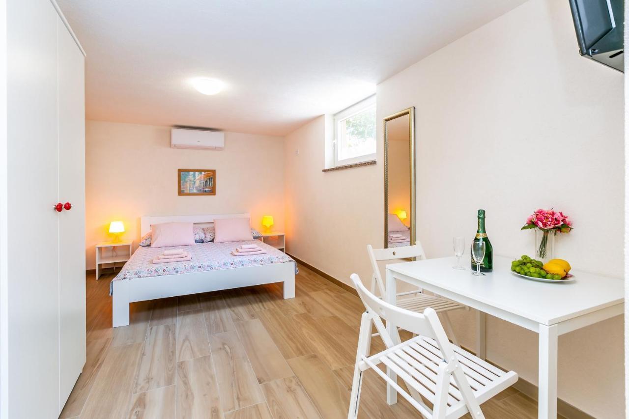 Ferienwohnung Apartman Hana Omišalj Exterior foto